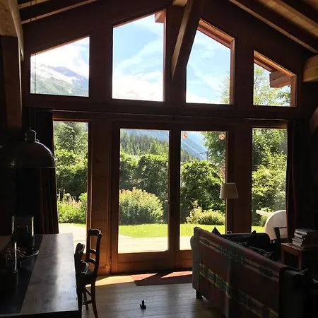 Beautiful quiet chalet with Jacuzzi Chalet